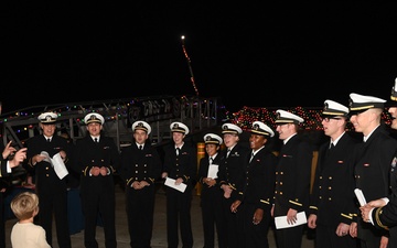 Commander of U.S. 4th Fleet Sings Along with Local Community at Holiday Lights Event