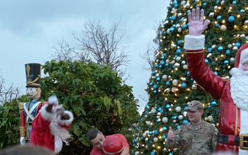 Team Andersen celebrates annual Christmas lighting