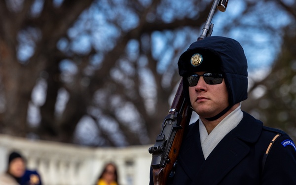 Command Sgt. Maj. Brandsasse Lays a Wreath at the Tomb of the Unknown Soldier