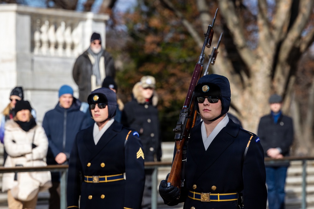 Command Sgt. Maj. Brandsasse Lays a Wreath at the Tomb of the Unknown Soldier