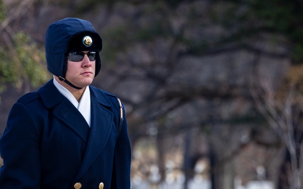 Command Sgt. Maj. Brandsasse Lays a Wreath at the Tomb of the Unknown Soldier