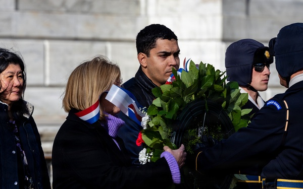 Command Sgt. Maj. Brandsasse Lays a Wreath at the Tomb of the Unknown Soldier