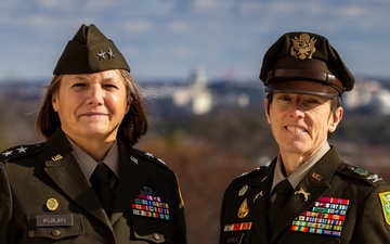 Command Sgt. Maj. Brandsasse Lays a Wreath at the Tomb of the Unknown Soldier