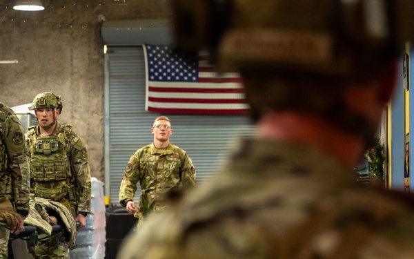 Defenders participate in TCCC Combat Lifesaver training