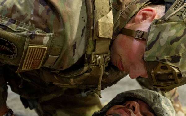 Defenders participate in TCCC Combat Lifesaver training