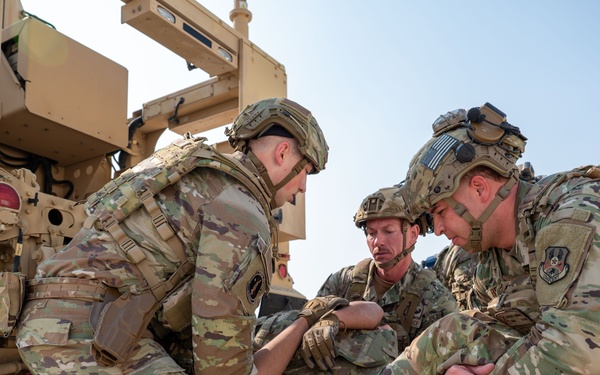 Defenders participate in TCCC Combat Lifesaver training