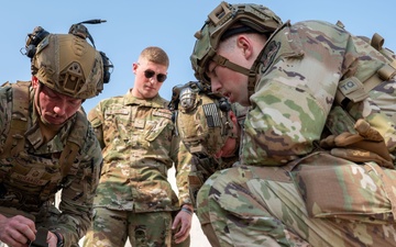 Defenders participate in TCCC Combat Lifesaver training