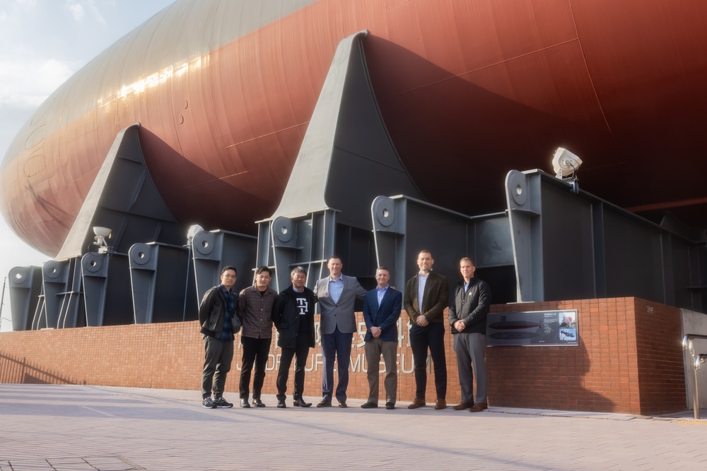 CLR-37 Arrives at Kure