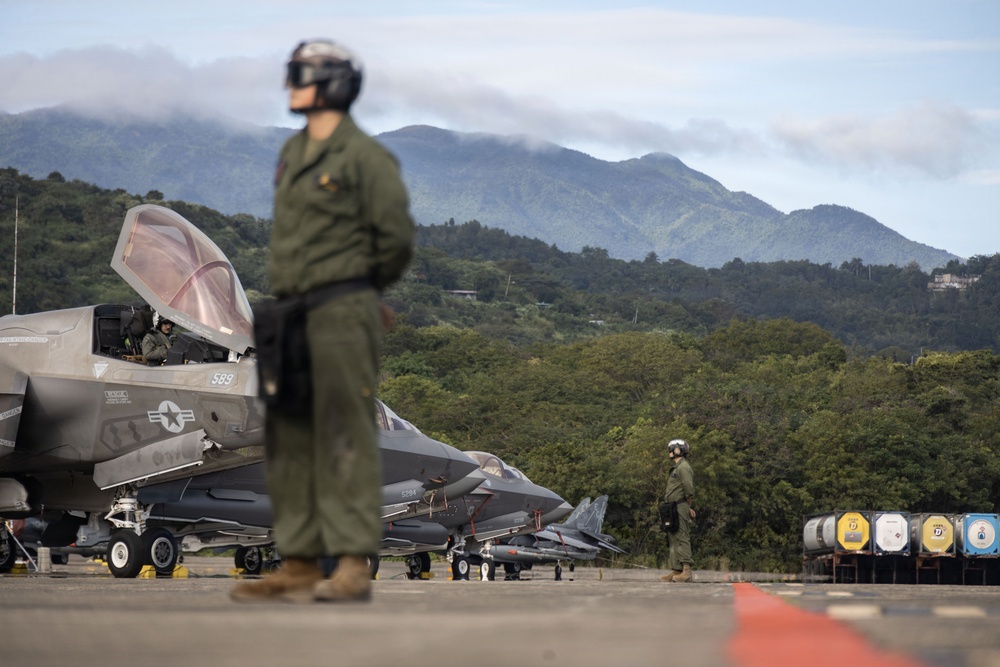 VMFA-225 conducts F-35B operations in Puerto Rico