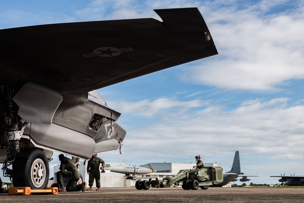 VMFA-225 conducts F-35B operations in Puerto Rico