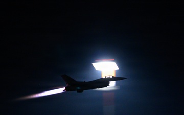 480th Fighter Squadron F-16s display operational capabilities at night
