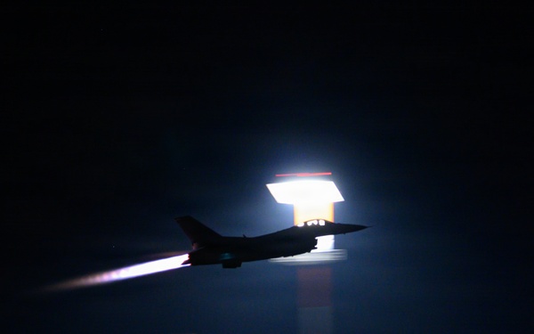 480th Fighter Squadron F-16s display operational capabilities at night