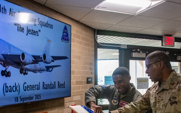 Altus hosts Transportation Command Commander