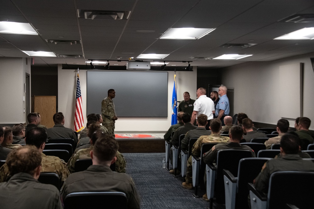 Altus hosts Transportation Command Commander