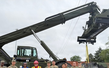Hands-On Training Builds Readiness for DLA Reservists at RCORT