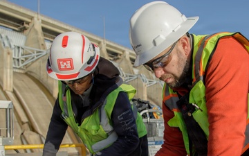 Drilling for data: Tulsa District takes rock core samples from Keystone Dam stilling basin