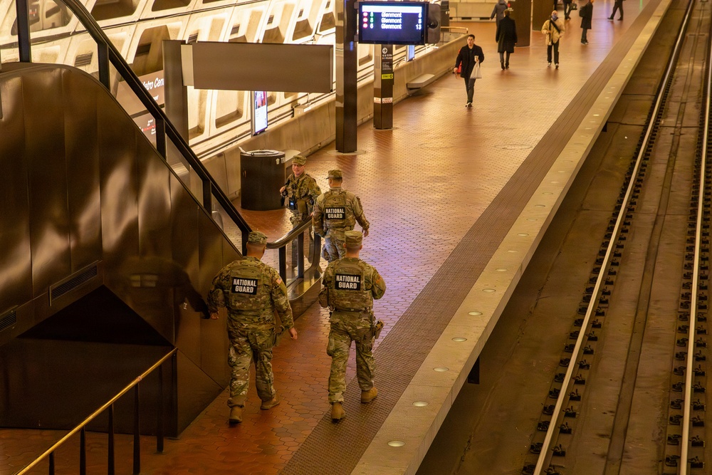 Arkansas National Guardsmen assist with Joint Task Force D.C. Mission