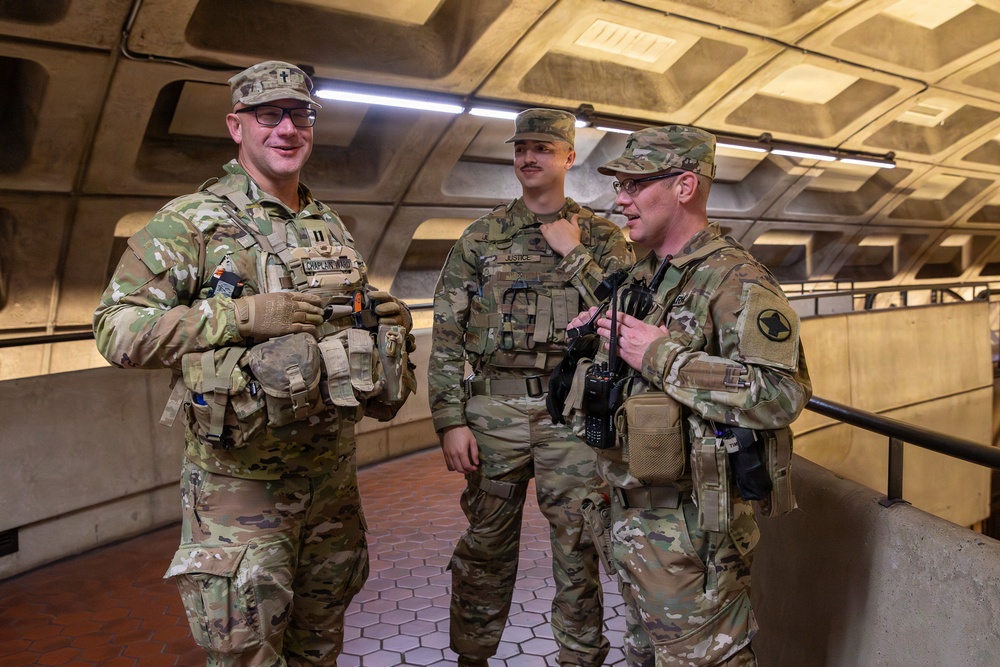 Arkansas National Guardsmen assist with Joint Task Force D.C. Mission