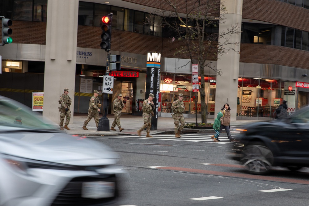 Arkansas National Guardsmen assist with Joint Task Force D.C. Mission