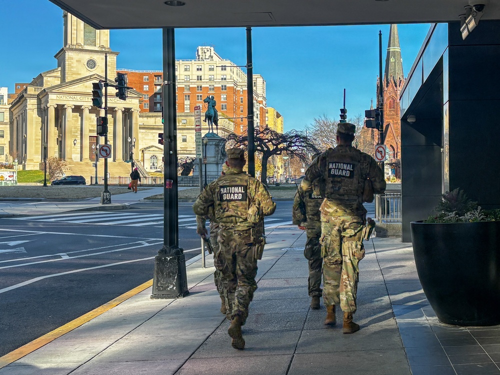 Arkansas National Guardsmen assist with Joint Task Force D.C. Mission