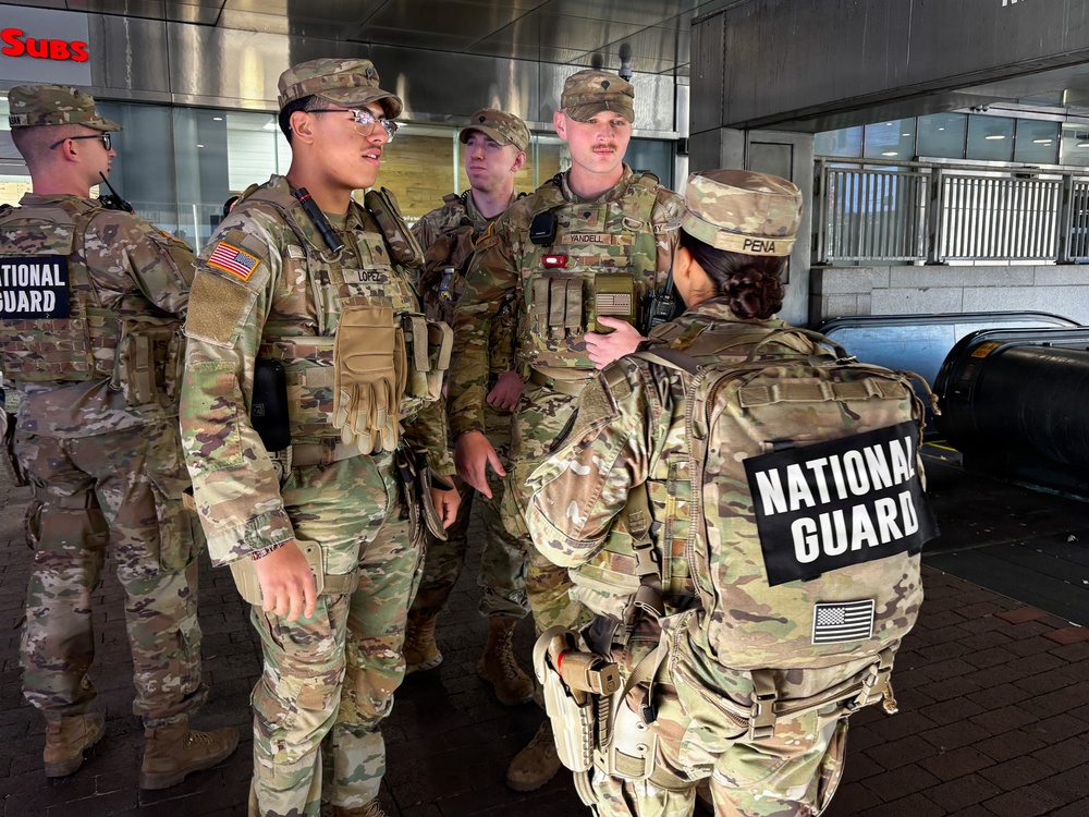 Arkansas National Guardsmen assist with Joint Task Force D.C. Mission