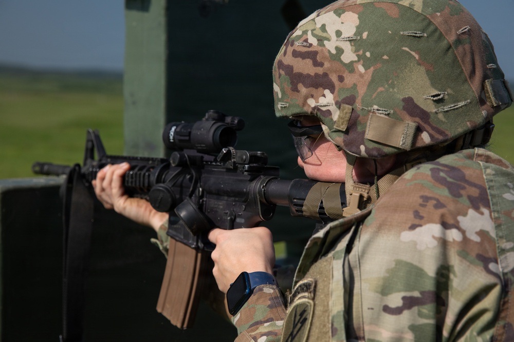 412th Civil Affairs Battalion weapon qualification