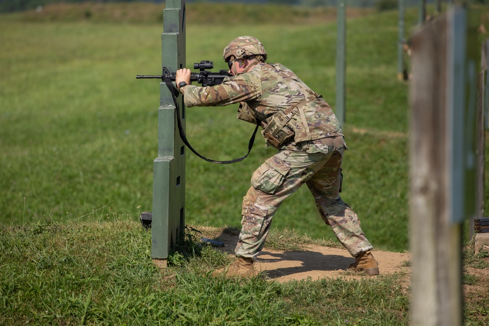 412th Civil Affairs Battalion weapon qualification