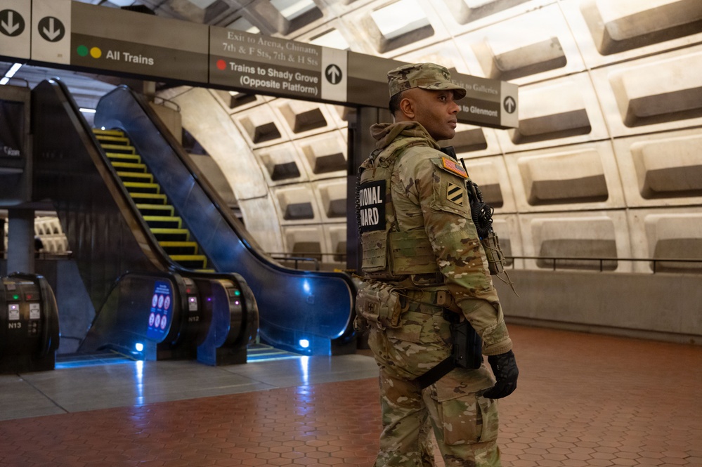 National Guard Leaders Meet Presence Patrols in D.C.