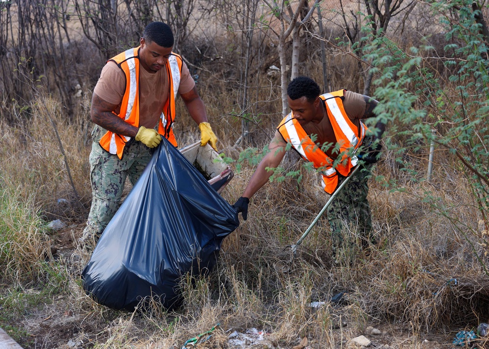 JBPHH Volunteers Lualualei Cleanup