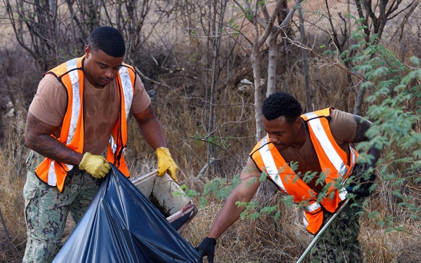 JBPHH Volunteers Lualualei Cleanup
