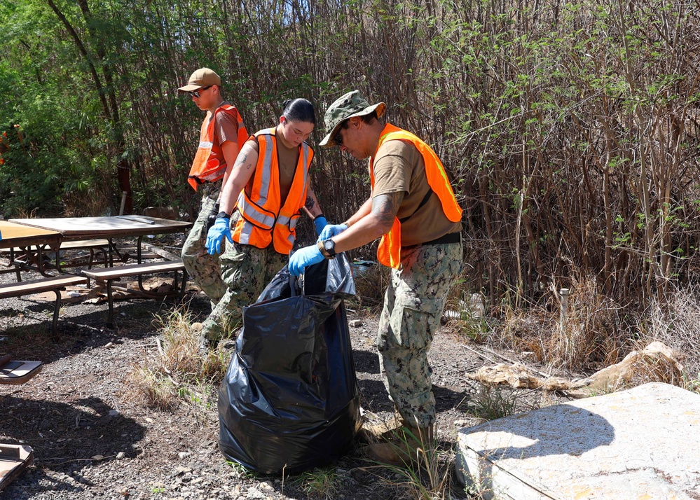 JBPHH Volunteers Lualualei Cleanup