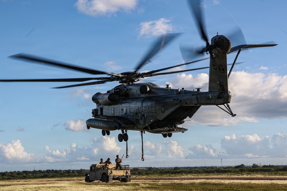 22nd MEU(SOC) | CLB Conducts Helicopter Support Team Training in Puerto Rico