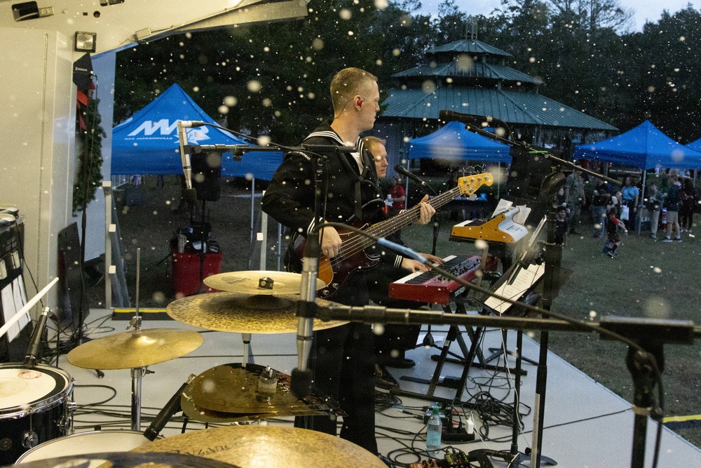 Navy Band Southeast's Popular Music Group - Pride Performs at Naval Air Station Jacksonville's Annual Tree Lighting