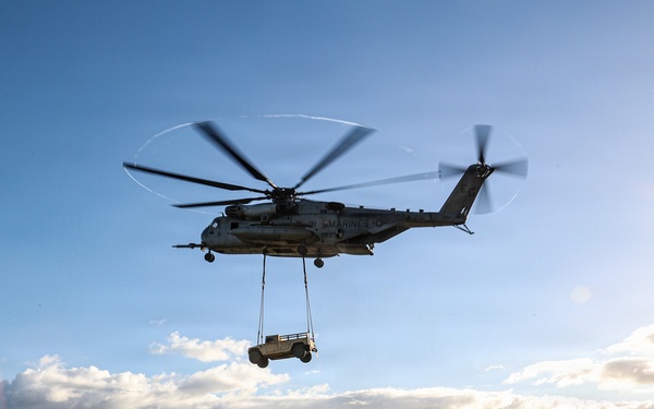 22nd MEU(SOC) | CLB Conducts Helicopter Support Team Training in Puerto Rico