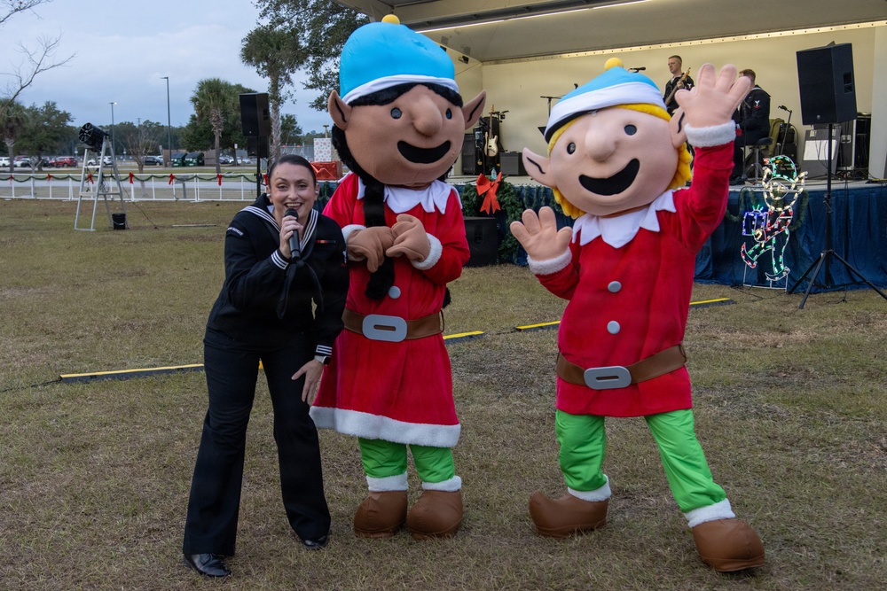 Navy Band Southeast's Popular Music Group - Pride Performs at Naval Air Station Jacksonville's Annual Tree Lighting