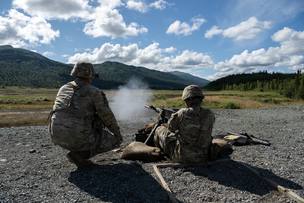 Alaska Army National Guardsmen conduct crew-served weapons training