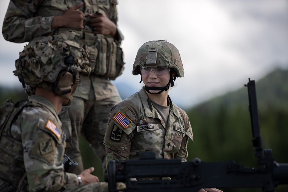 Alaska Army National Guardsmen conduct crew-served weapons training