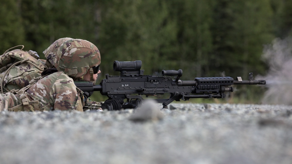 Alaska Army National Guardsmen conduct crew-served weapons training
