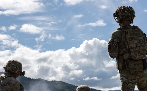 Alaska Army National Guardsmen conduct crew-served weapons training
