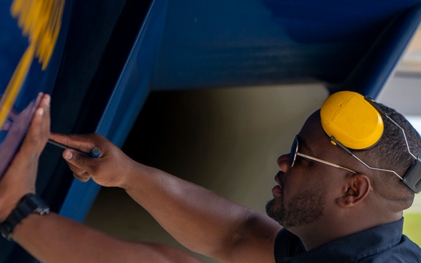 The Blue Angels’ Perform at the MCAS Beaufort Air Show in Beaufort