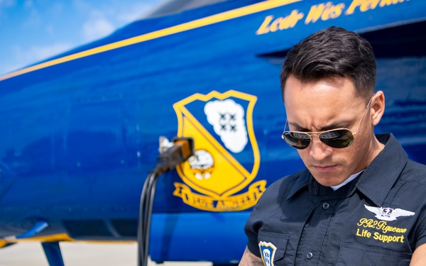 The Blue Angels’ Perform at the MCAS Beaufort Air Show in Beaufort