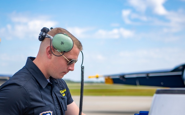The Blue Angels’ Perform at the MCAS Beaufort Air Show in Beaufort