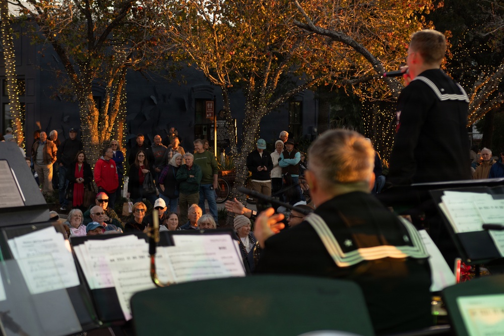 Navy Band Southeast's Big Band Performs at Dickens on Centre