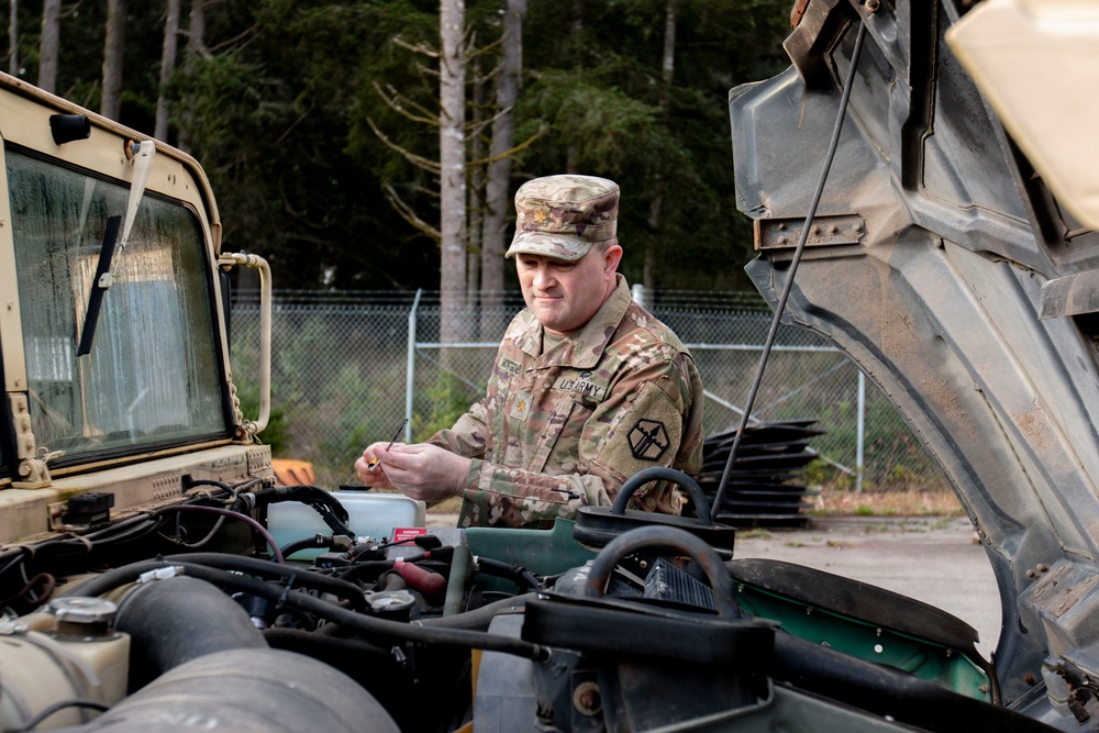 301st MEB Conducts Monthly Drill Training