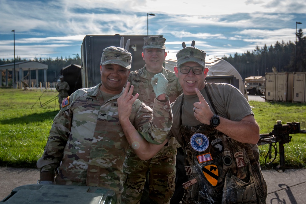 301st MEB Conducts Monthly Drill Training