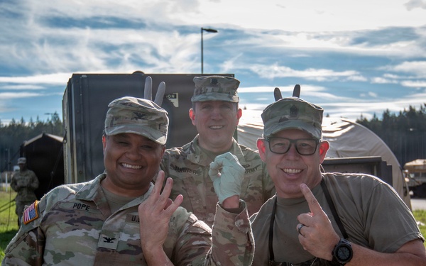 301st MEB Conducts Monthly Drill Training