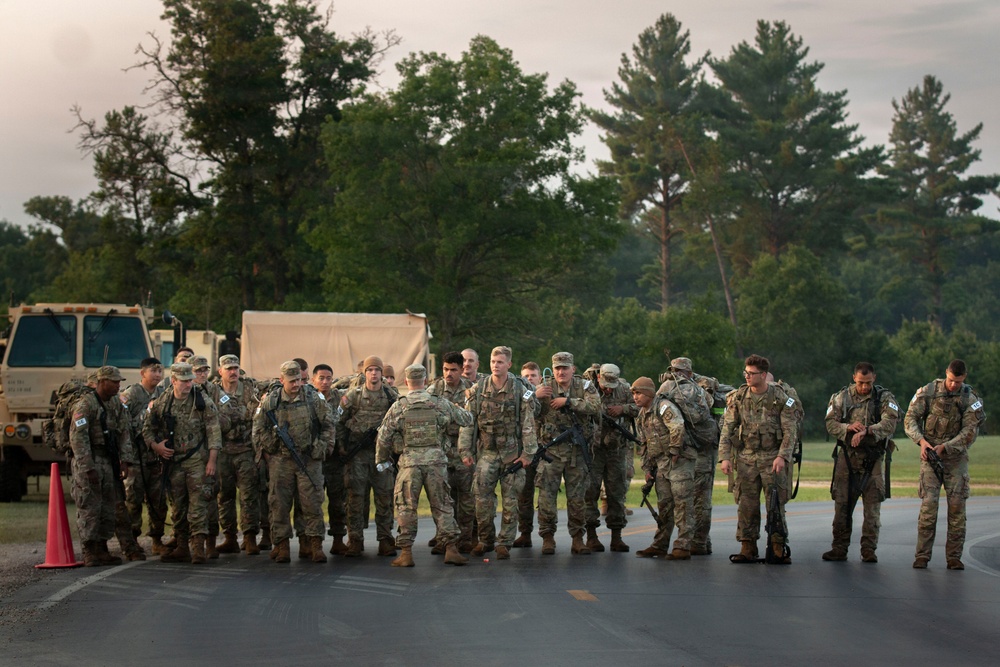 416th TEC Soliders Compete in Best Squad Competition