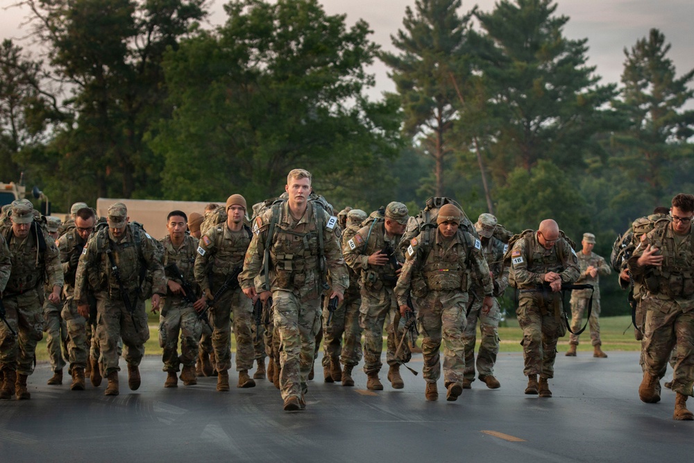 416th TEC Soliders Compete in Best Squad Competition