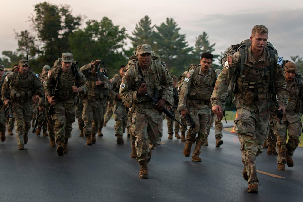 416th TEC Soliders Compete in Best Squad Competition