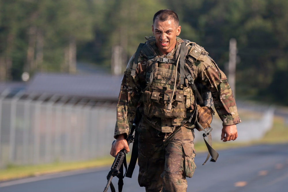 416th TEC Soliders Compete in Best Squad Competition